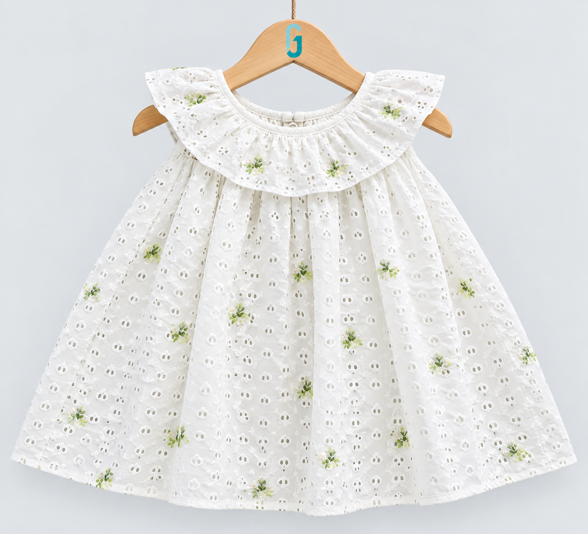 28228 - White Leaves Printed