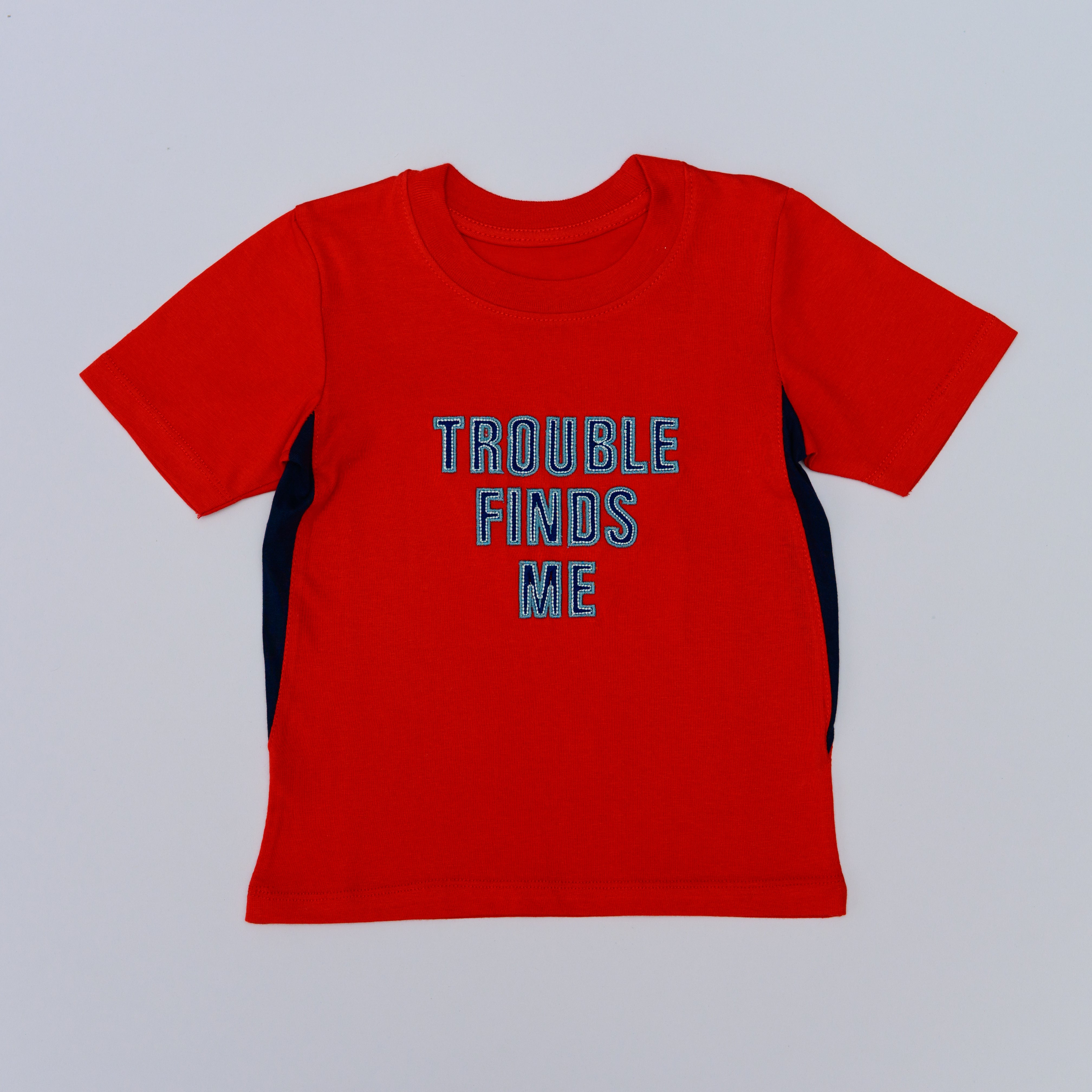 28105-crewneck trouble finds me